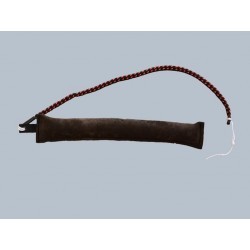 Leather tug with cracker, 4 cm x 35 + 67 cm.